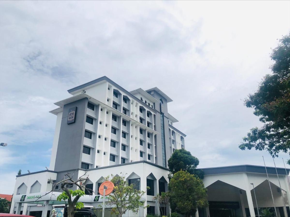 Raia Hotel Kota Kinabalu 3*