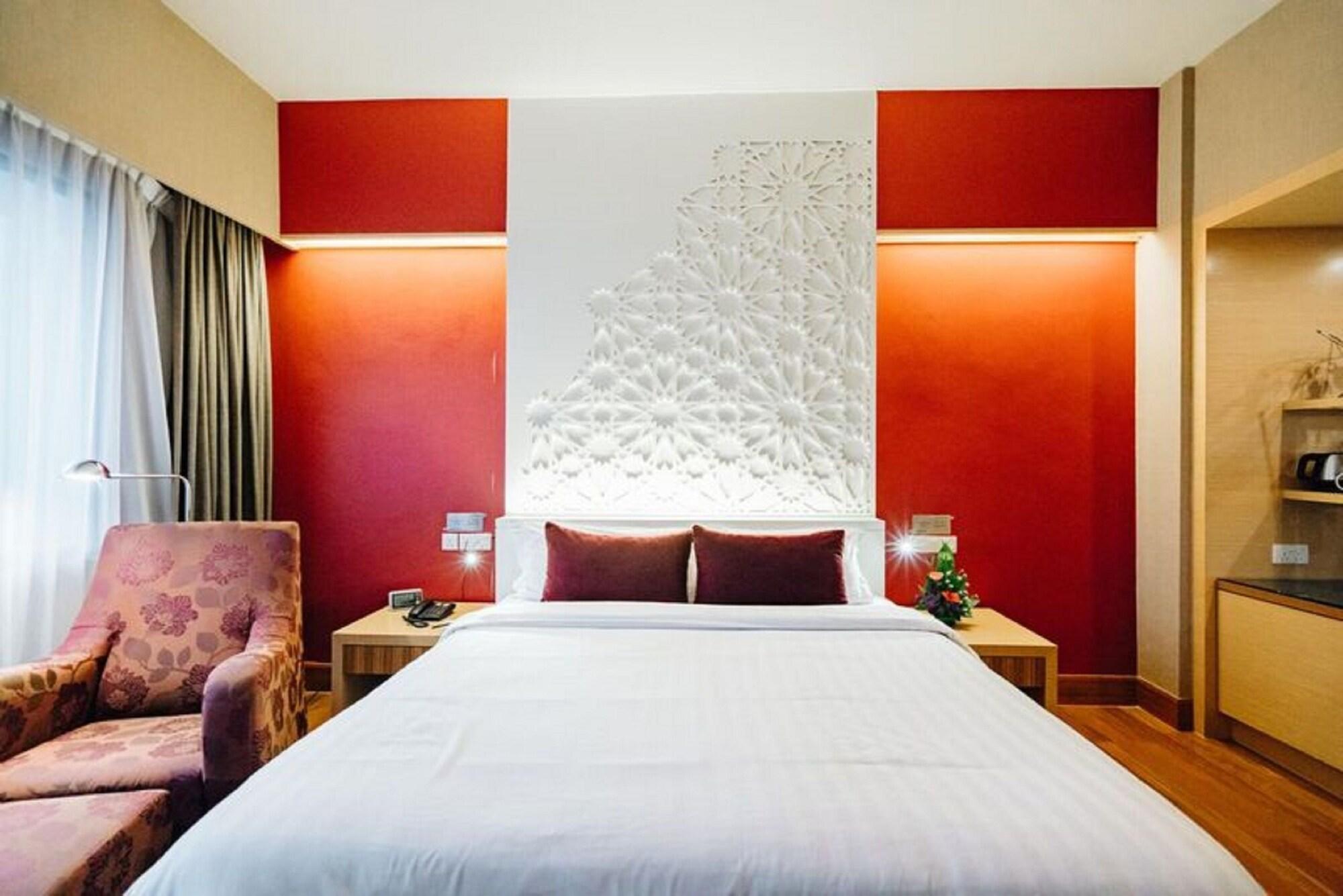 Hotel Raia Hotel Kota Kinabalu 3*