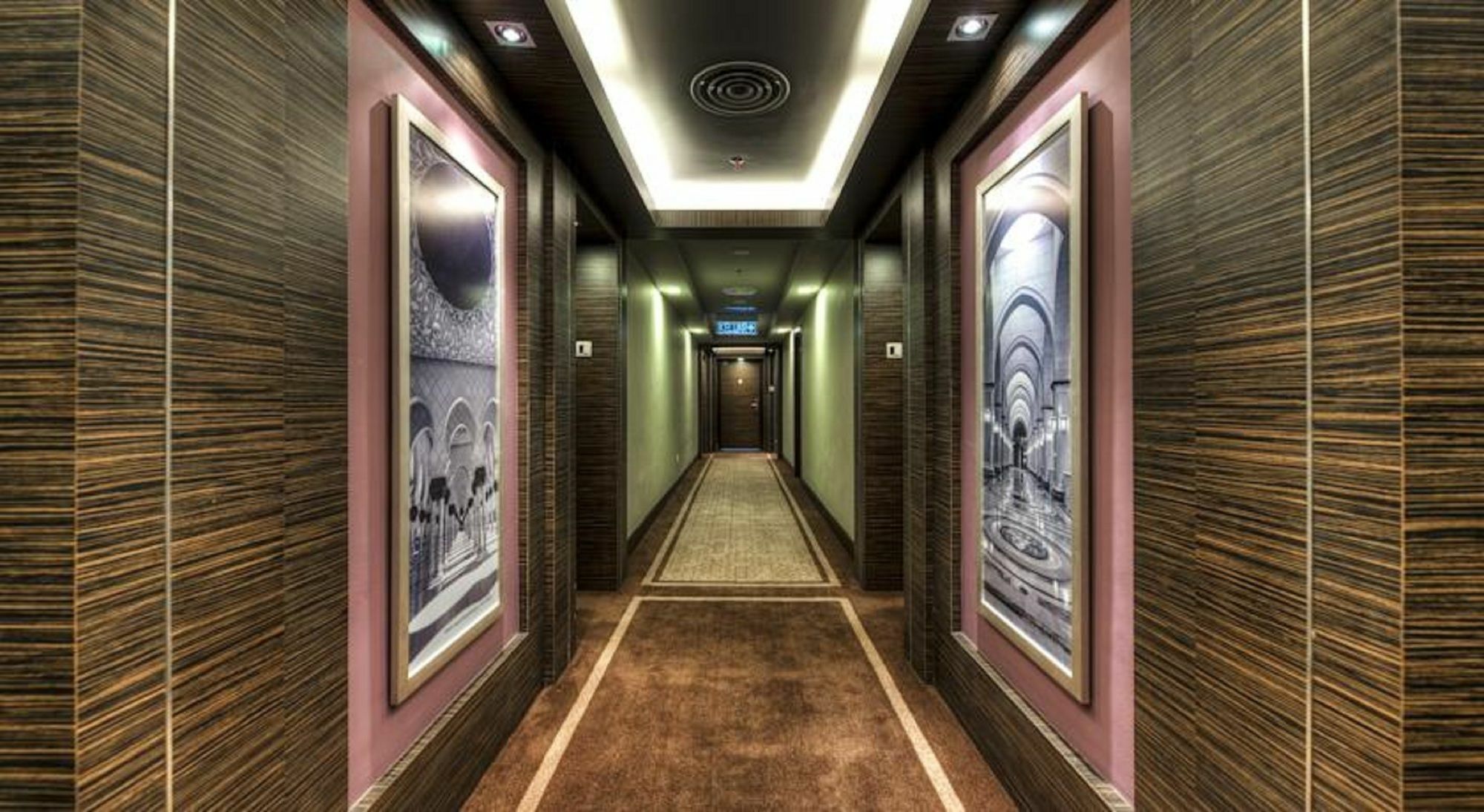 Raia Hotel Kota Kinabalu Hotel 3*