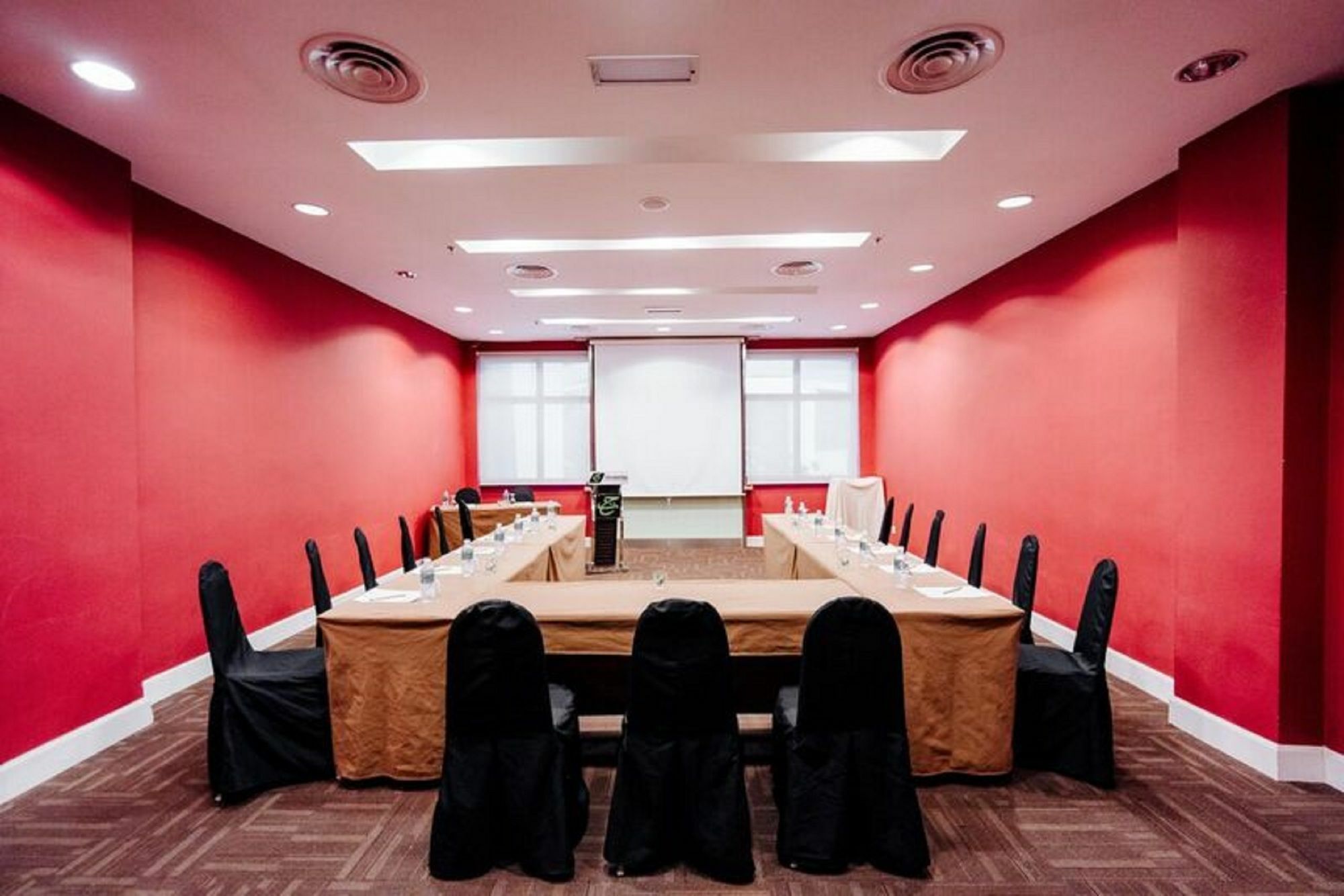 Raia Hotel Kota Kinabalu Hotel 3*